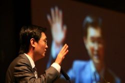 ����Ա���˶�Ա��˫�ؽ�ɫ����Ѷ�ڿ������������ؾ���